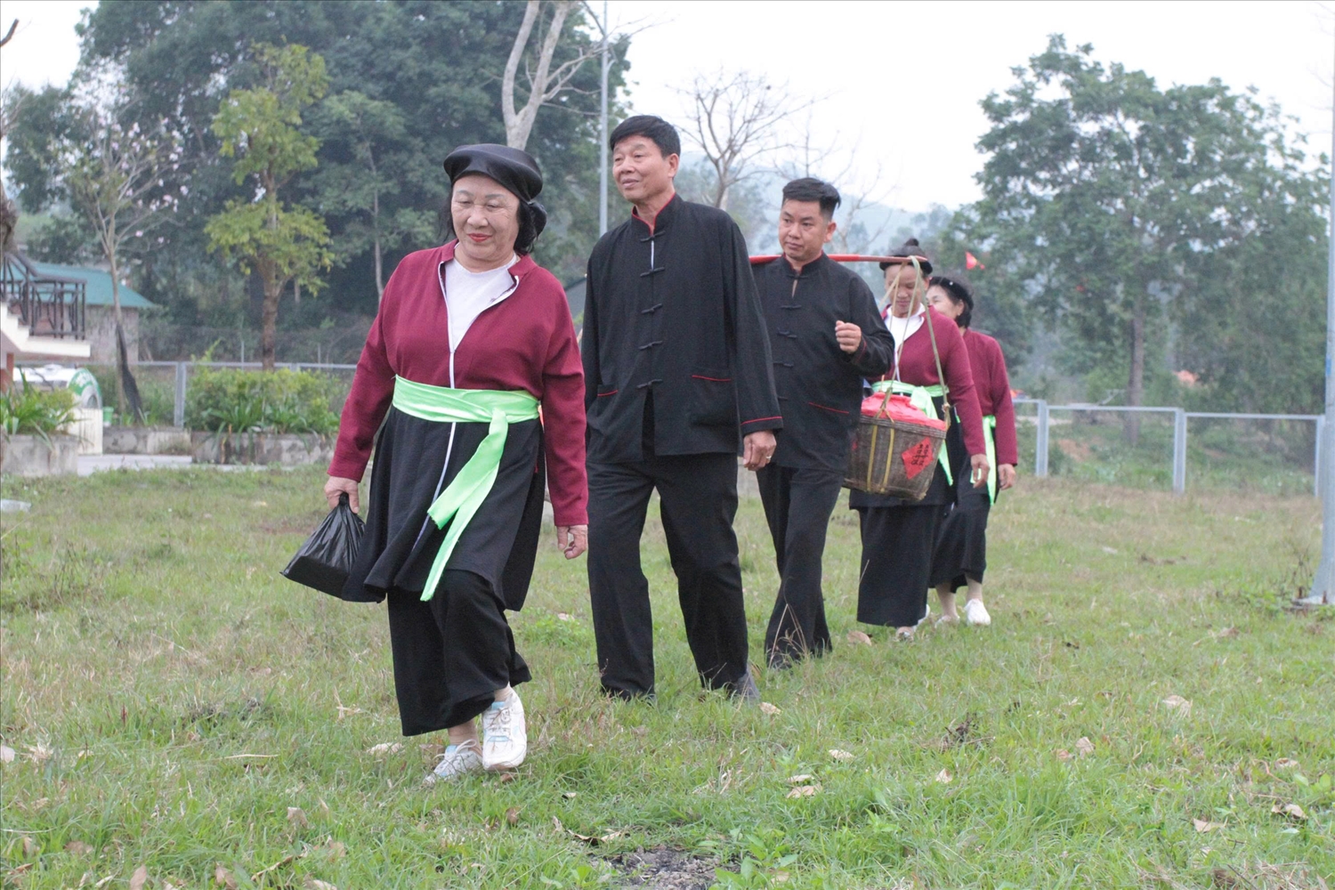 Mở đầu đám cưới là lễ dạm hỏi - bước khởi đầu để hai gia đình chính thức ngỏ lời