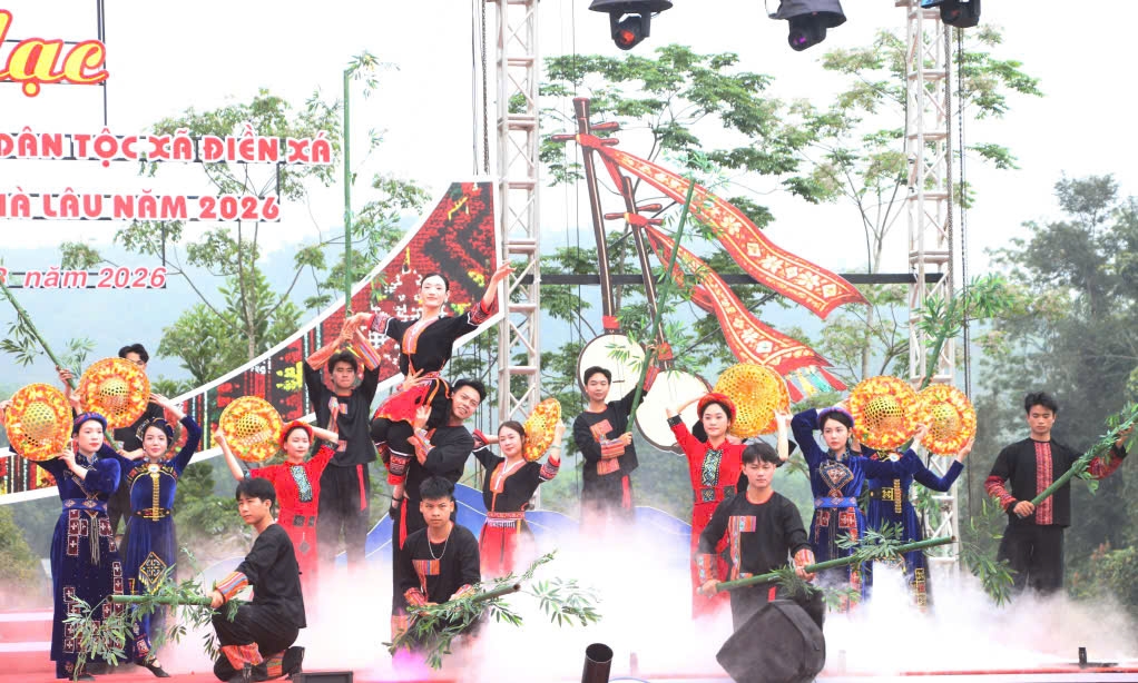 Nhiều tiết mục văn nghệ độc đáo diễn ra tại lễ khai mạc