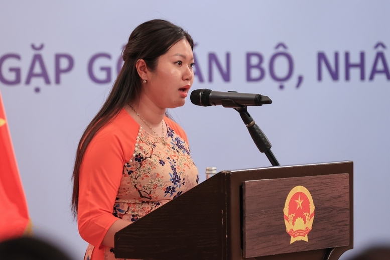 Nghiên cứu sinh tại Liên bang Nga Nguyễn Thị Hải Anh phát biểu - Ảnh: VGP/Nhật Bắc