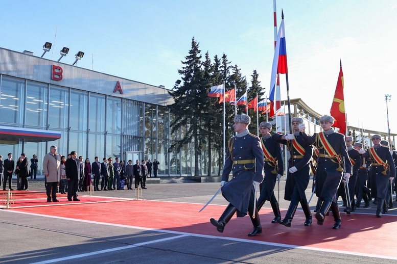 Thủ tướng Phạm Minh Chính duyệt đội danh dự - Ảnh: VGP/Nhật Bắc