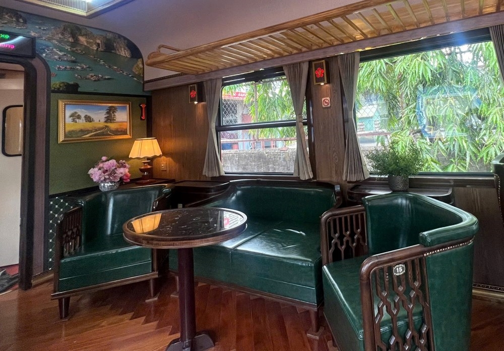 Toa tàu được thiết kế hiện đại, có không gian nội thất sang trọng