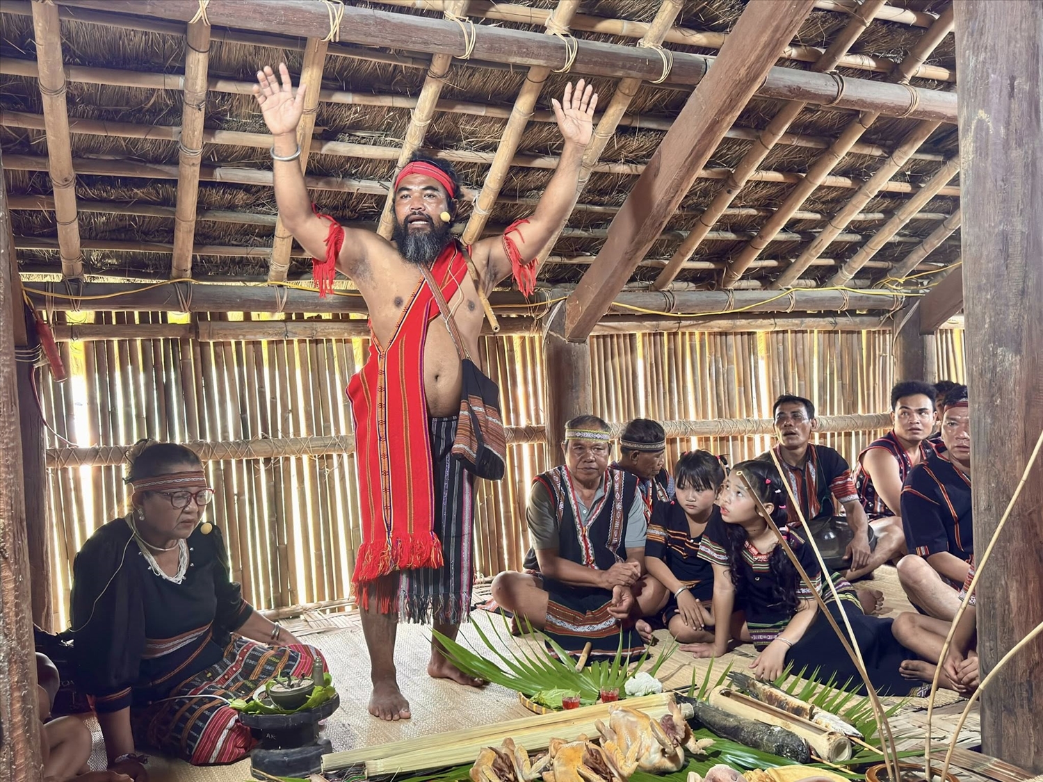 Chủ lễ làm lễ cúng