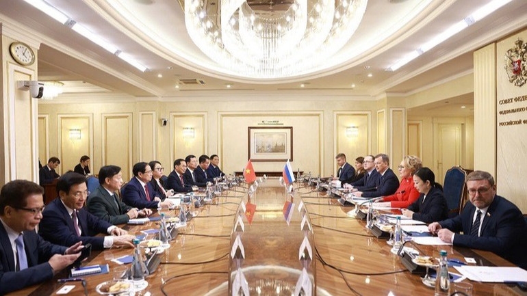 Thủ tướng Chính phủ Phạm Minh Chính cảm ơn Chủ tịch Hội đồng Liên bang Nga Valentina Matviyenko đã dành cho Đoàn đại biểu cấp cao Việt Nam sự đón tiếp trọng thị, thân tình. (Ảnh: VGP/Nhật Bắc)