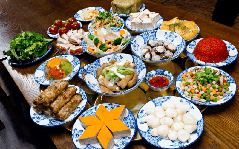 Mâm cơm thờ cúng gia tiên trong các dịp lễ tết
