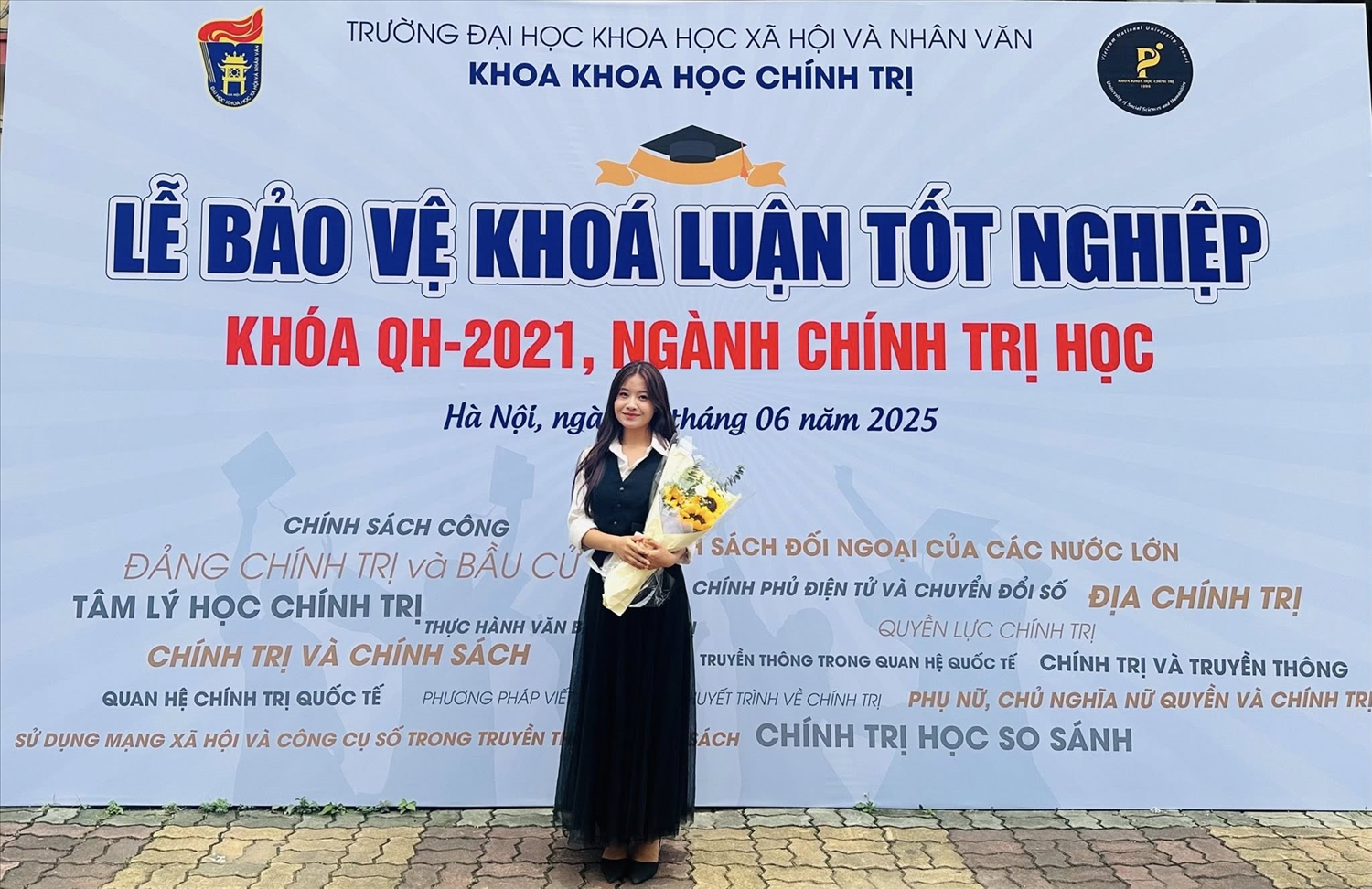 Gấm nhắn nhủ các bạn trẻ DTTS nói chung và dân tộc Mông nói riêng, hãy cứ ra ngoài để học hỏi, nhưng đừng vì muốn giống người khác mà quên mất bản sắc khác biệt của dân tộc mình.