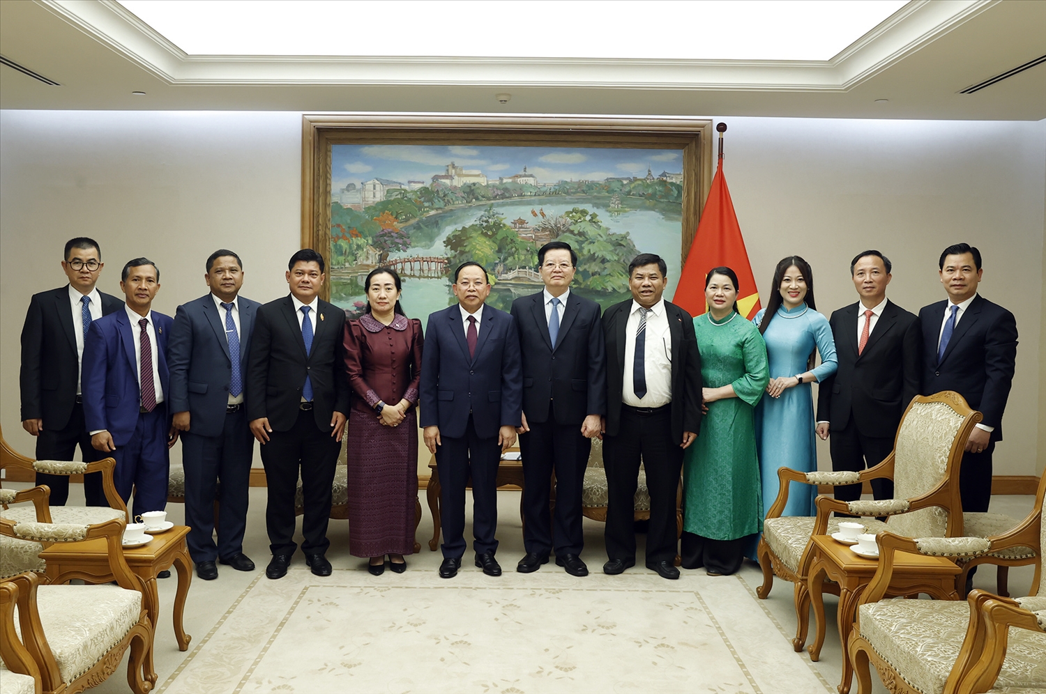 Phó Thủ tướng Mai Văn Chính tiếp Bộ trưởng Bộ Lễ nghi và Tôn giáo Campuchia 2