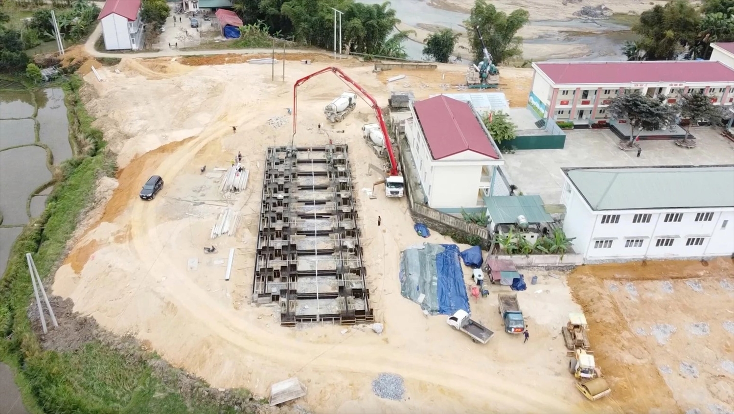 Dự án Trường nội trú liên cấp Tiểu học và Trung học cơ sở Tam Lư, xã Tam Lư khởi công vào tháng 11/2025.