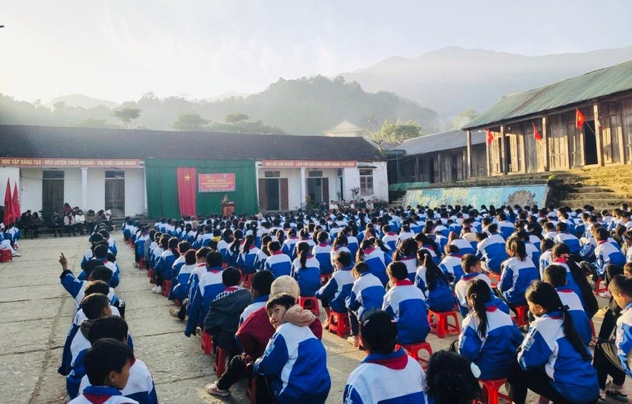 Trường Phổ thông DTBT THCS Na Ngoi, xã Na Ngoi trong một hoạt động tập thể - Ảnh: NTCC