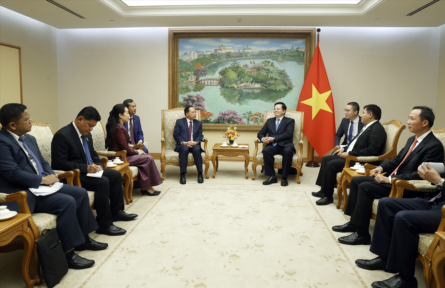 Phó Thủ tướng Mai Văn Chính tiếp Bộ trưởng Bộ Lễ nghi và Tôn giáo Campuchia 1