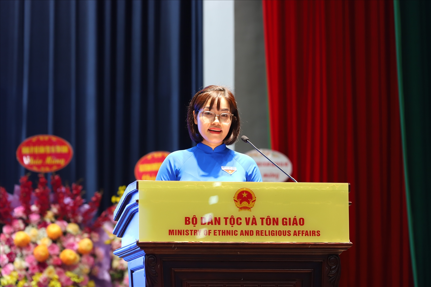 Bí thư Đoàn Thanh niên Bộ Dân tộc và Tôn giáo Đinh Thị Phúc phát biểu tại chương trình