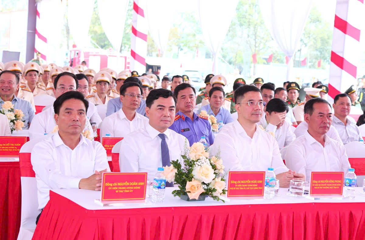 Lãnh đạo tỉnh Thanh Hóa tại buổi lễ.