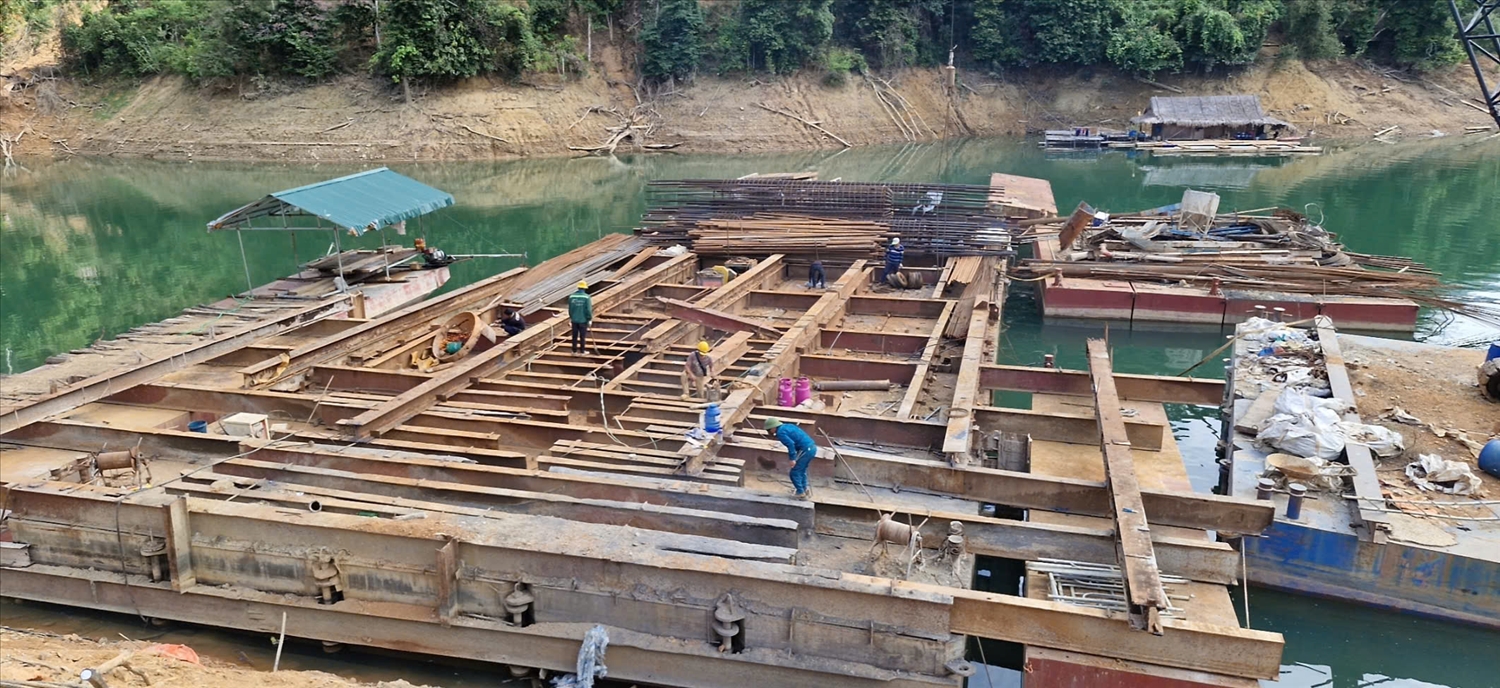 Sau nhiều tháng tạm dừng thi công, đại dự án giao thông miền Tây xứ Nghệ sắp tái khởi động. Ảnh: Thanh Hải