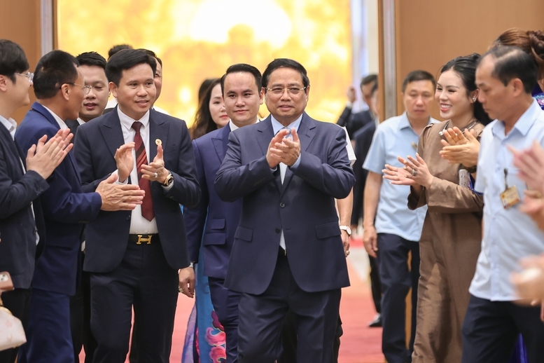 Thủ tướng Phạm Minh Chính dự Hội nghị ""Doanh nghiệp góp phần vào tăng trưởng hai con số và Thủ tướng phủ tri ân doanh nghiệp" - Ảnh VGP/Nhật Bắc