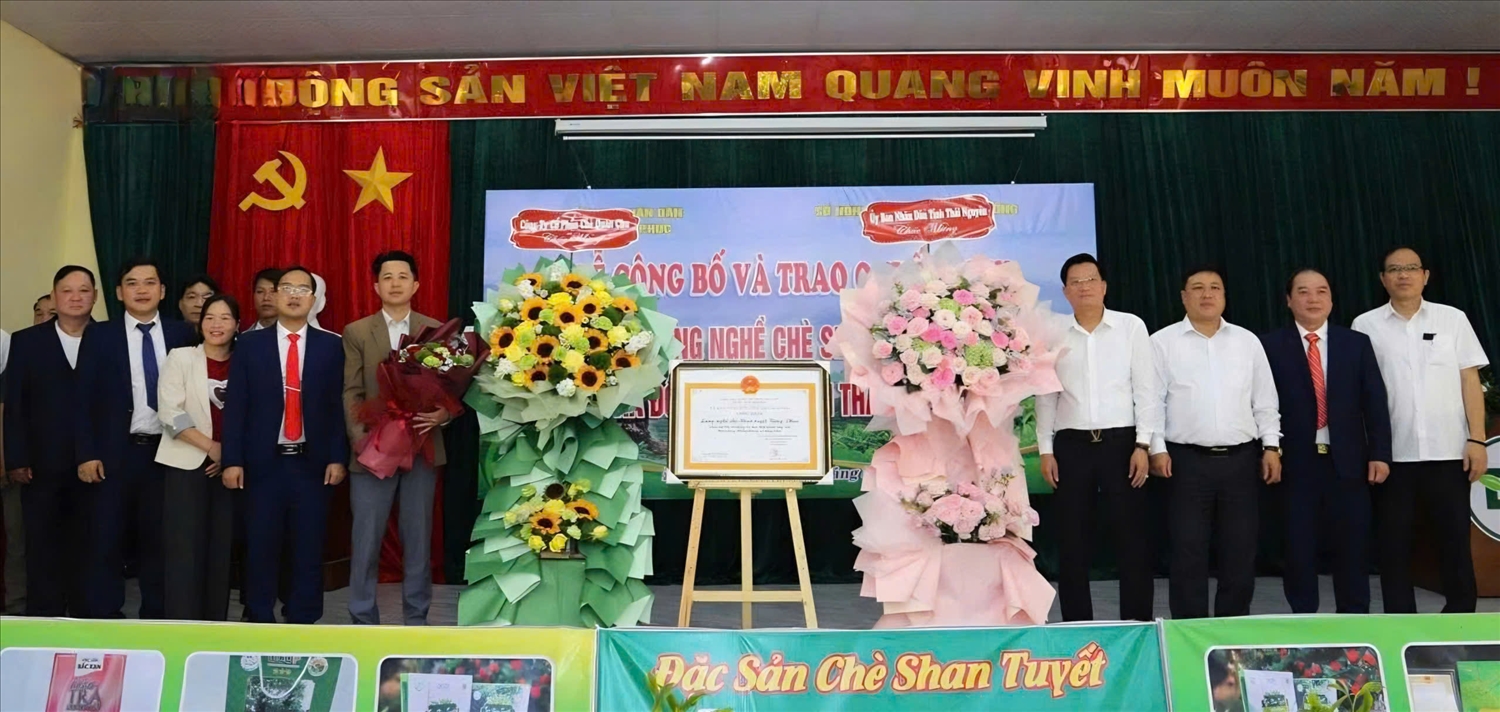 UBND xã Đồng Phúc tổ chức công bố Quyết định công nhận làng nghề chè Bằng Phúc. Ảnh: VOV