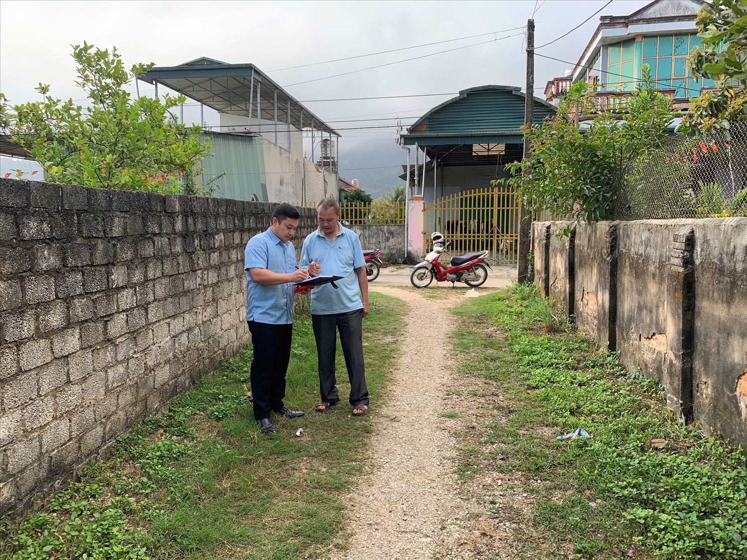 Tỉnh Điện Biên đã quyết định biệt phái 52 công chức, viên chức thuộc các ban, sở, ngành, đơn vị sự nghiệp về công tác tại các xã