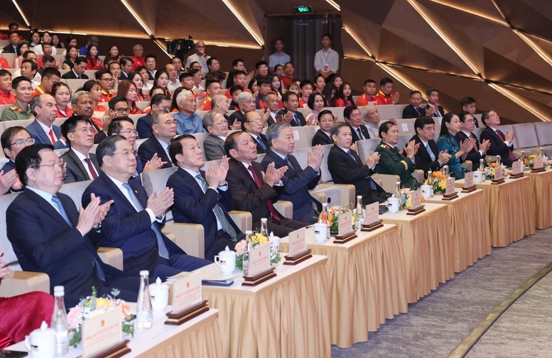 Tổng Bí thư Tô Lâm và các đại biểu dự Lễ kỷ niệm 80 năm Ngày truyền thống Ngành Thể dục Thể thao - Ảnh: VGP/Đoàn Bắc