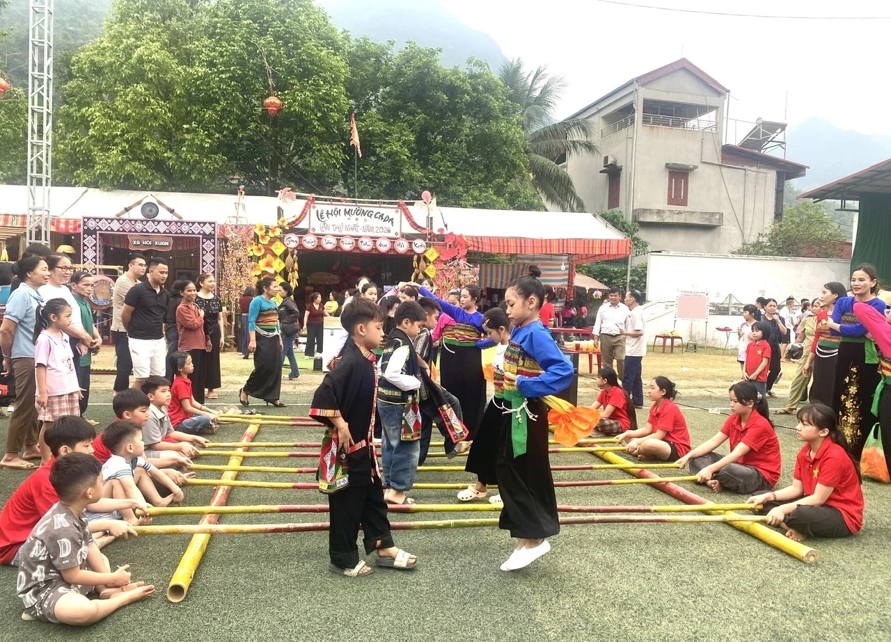 Các trò chơi, trò diễn văn nghệ dân gian tại Lễ hội Mường Ca Da.