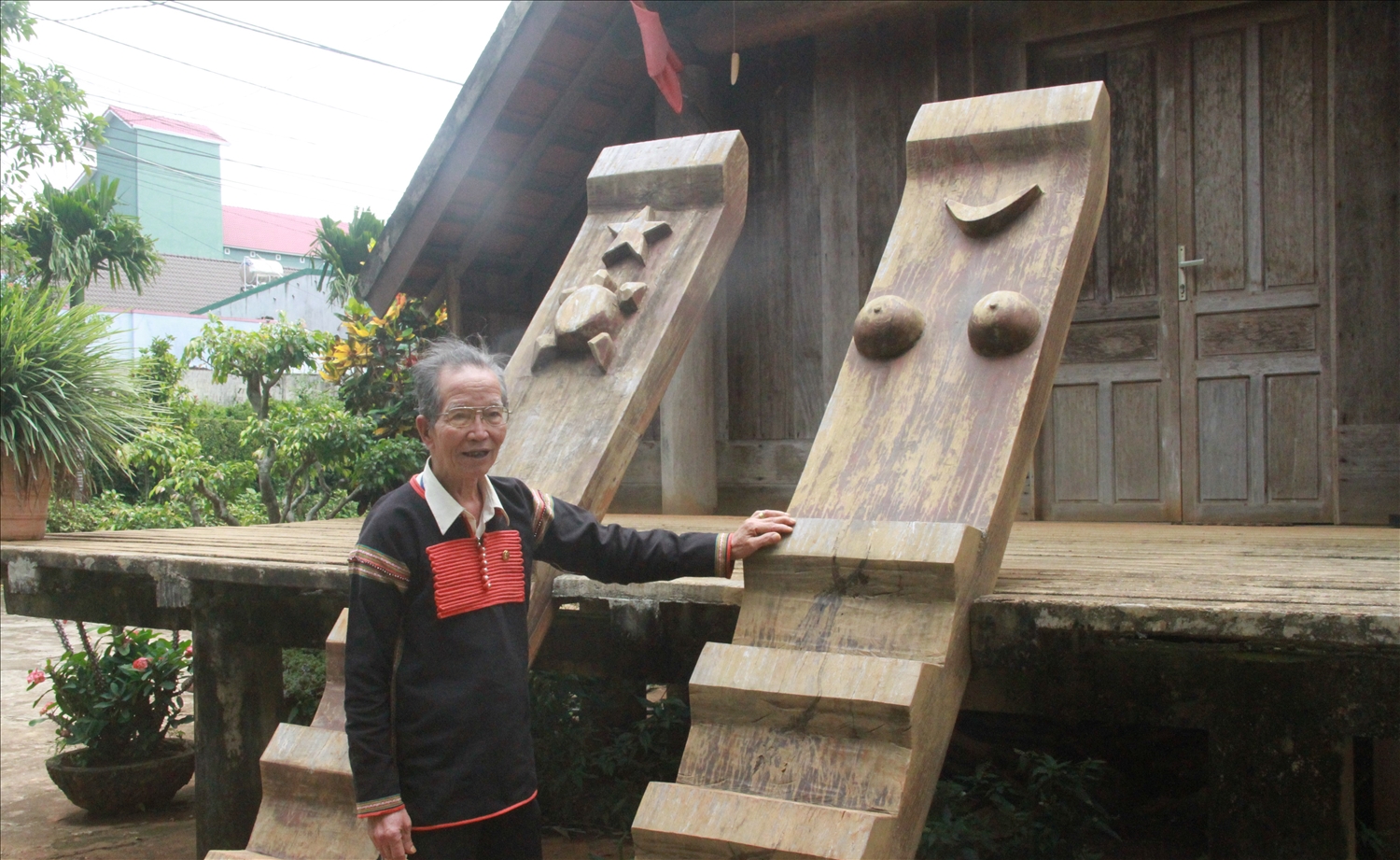 Đồng bào Ê Đê buôn Ako Dhông giữ nếp nhà dài với những phong tục đẹp để phát triển du lịch