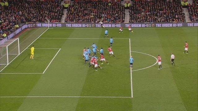 Luật việt vị mới của Arsène Wenger chính thức được thử nghiệm ở giải chuyên nghiệp (Ảnh IT)