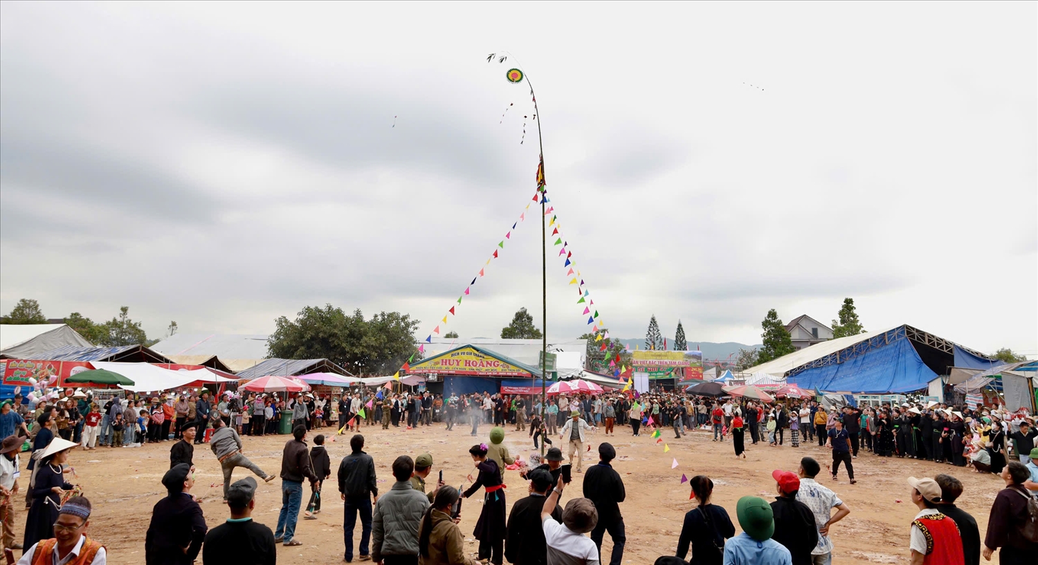 Em kg tin: Hội tụ sắc màu văn hóa ở Lễ hội dân gian Việt Bắc trên Tam Giang 13