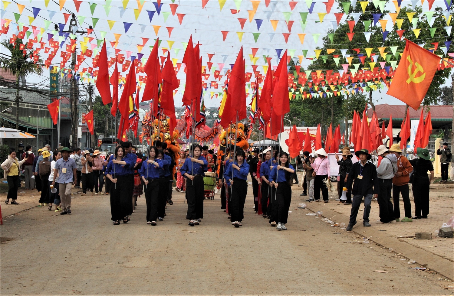 Em kg tin: Hội tụ sắc màu văn hóa ở Lễ hội dân gian Việt Bắc trên Tam Giang 6