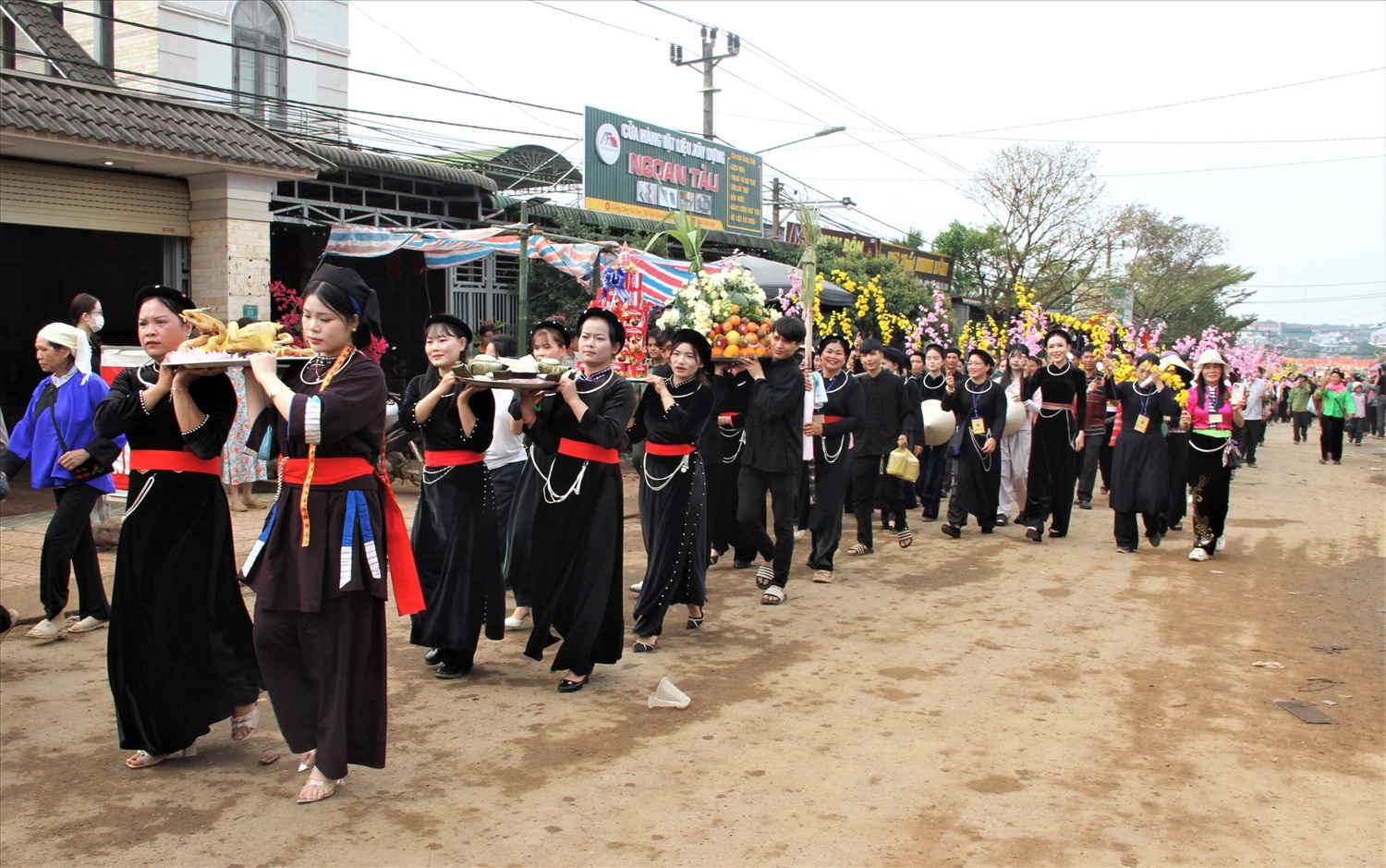 Em kg tin: Hội tụ sắc màu văn hóa ở Lễ hội dân gian Việt Bắc trên Tam Giang 7