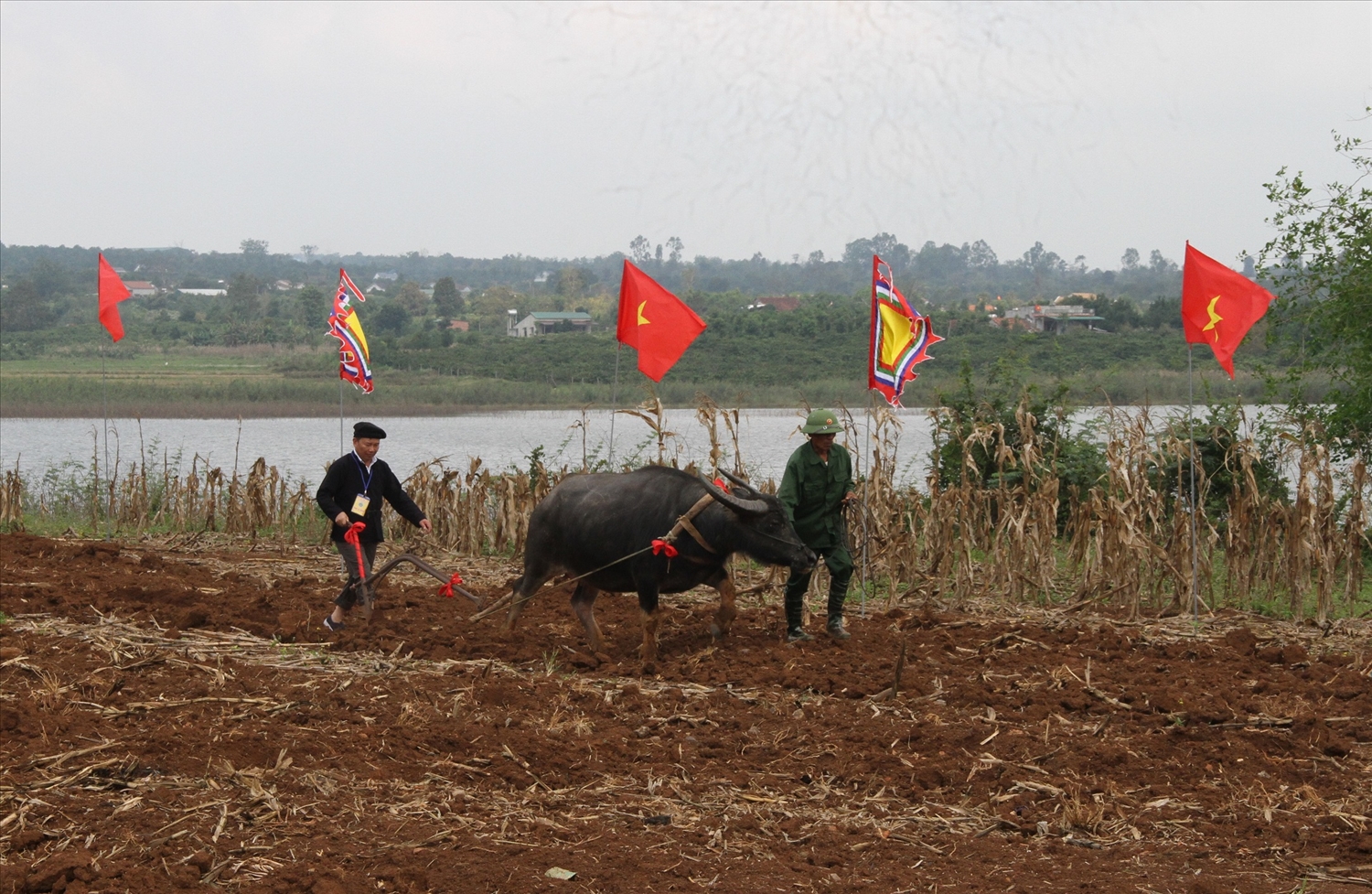Em kg tin: Hội tụ sắc màu văn hóa ở Lễ hội dân gian Việt Bắc trên Tam Giang 9