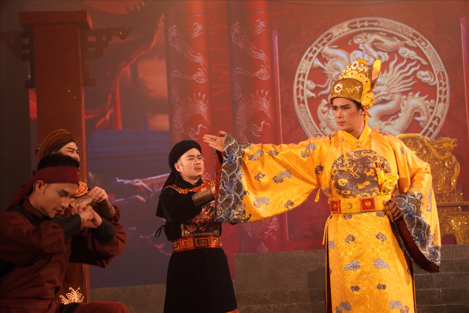 Vở diễn kết hợp giữa nghệ thuật xiếc và cải lương Trần Nhân Tông - tái hiện trọn vẹn và sinh động cuộc đời Đức Vua - Phật Hoàng Trần Nhân Tông