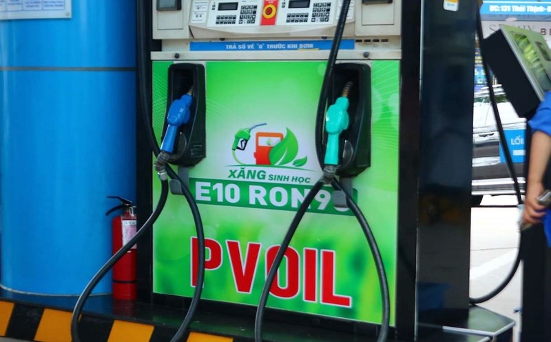 Tâm lý người tiêu dùng vẫn là rào cản đối với xăng E10 (Ảnh IT)