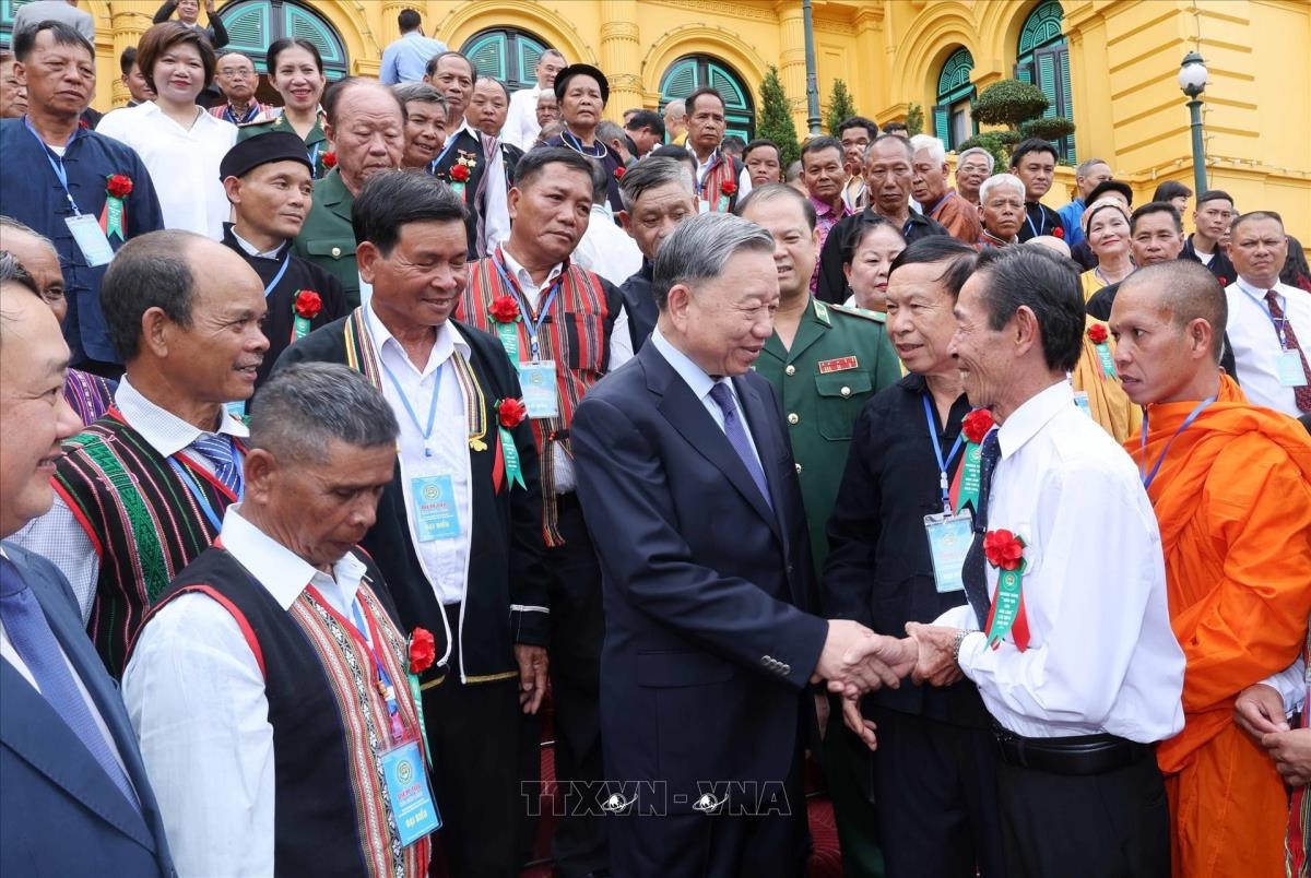 Nếu trước đây, đại đoàn kết chủ yếu được nhìn nhận như nguồn lực tinh thần nhằm giữ ổn định chính trị - xã hội, thì nay được xác định là một nguồn lực xã hội tổng hợp - có thể tổ chức, huy động và chuyển hóa thành sức mạnh phát triển thực chất. Ảnh: TTXVN