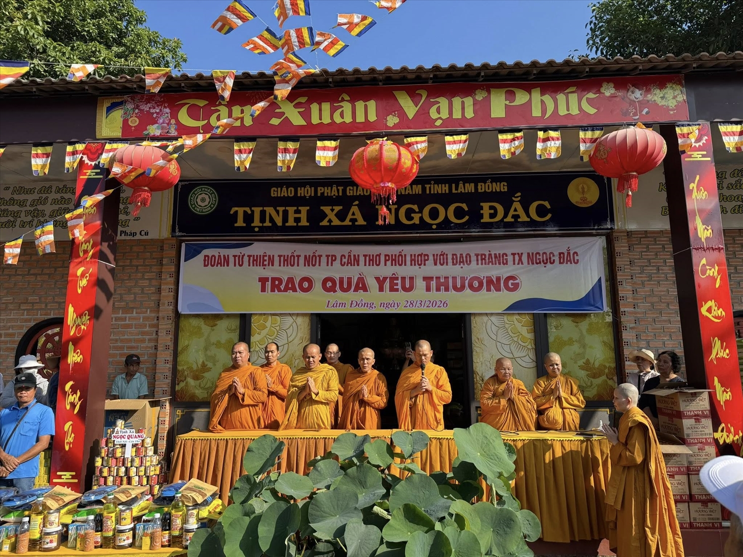 Hành trình có sự tham gia của nhiều đoàn thiện nguyện đến từ các tỉnh, thành như Tây Ninh, Đồng Tháp, An Giang và Cần Thơ