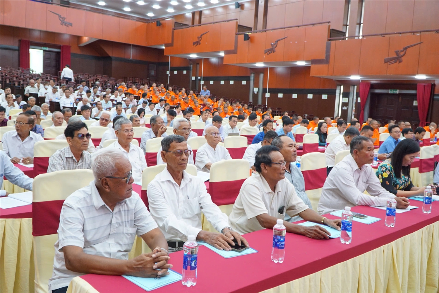 Các vị Trụ trì và Ban Quản trị các chùa Phật giáo Nam tông Khmer trên địa bàn TP. Cần Thơ tham dự họp mặt