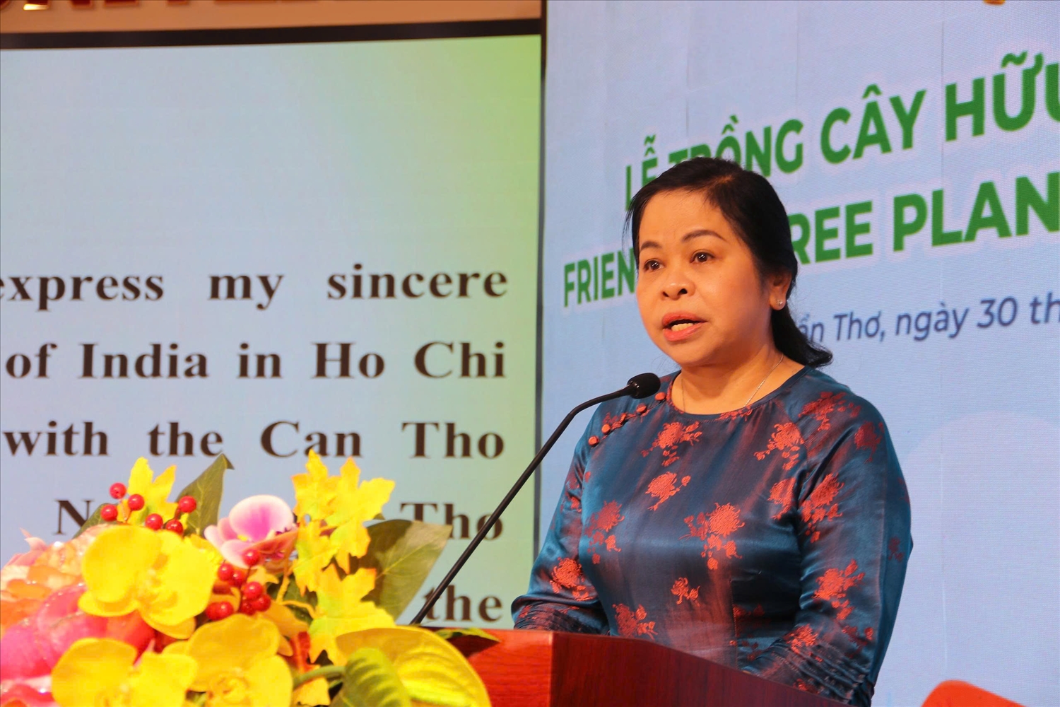 Bà Lê Thị Thanh Giang, Chủ tịch Liên hiệp các tổ chức hữu nghị TP. Cần Thơ phát biểu