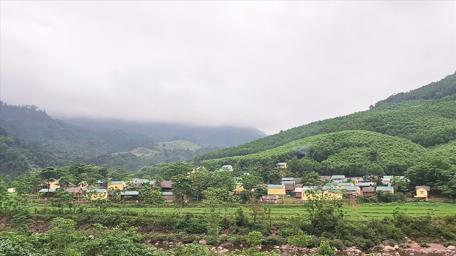 Bản K Ai, xã Dân Hóa, tỉnh Quảng Trị có 146 hộ dân tộc Chứt sinh sống (Ảnh: Phạm Tiến)