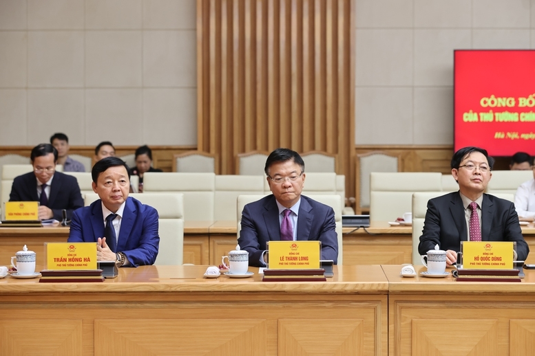 Các Phó Thủ tướng Chính phủ: Trần Hồng Hà, Lê Thành Long, Hồ Quốc Dũng dự sự kiện - Ảnh: VGP/Nhật Bắc