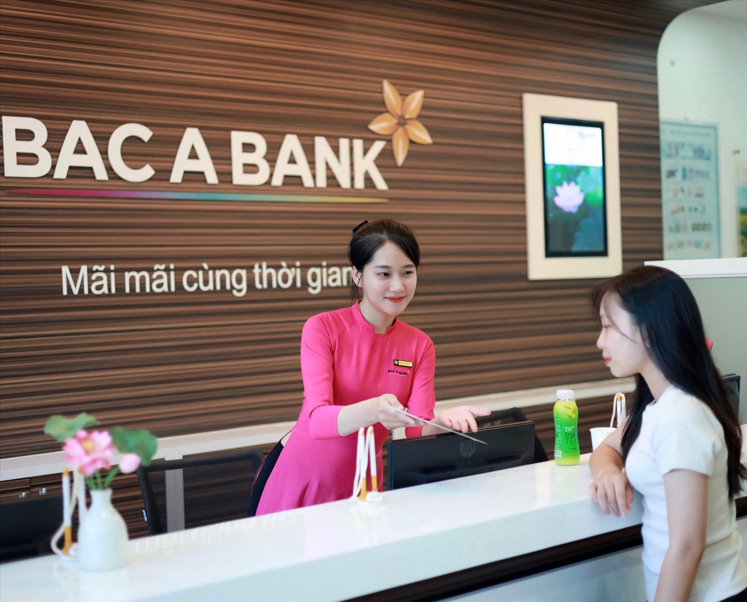 Kích hoạt tiện ích Mobile Banking, khách hàng nhận “mưa” quà tặng hấp dẫn từ BAC A BANK 