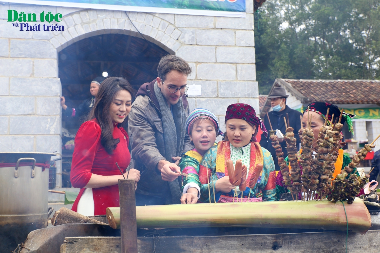 Phiên chợ vùng cao sẽ hội tụ nhiều món ẩm thực của đồng bào