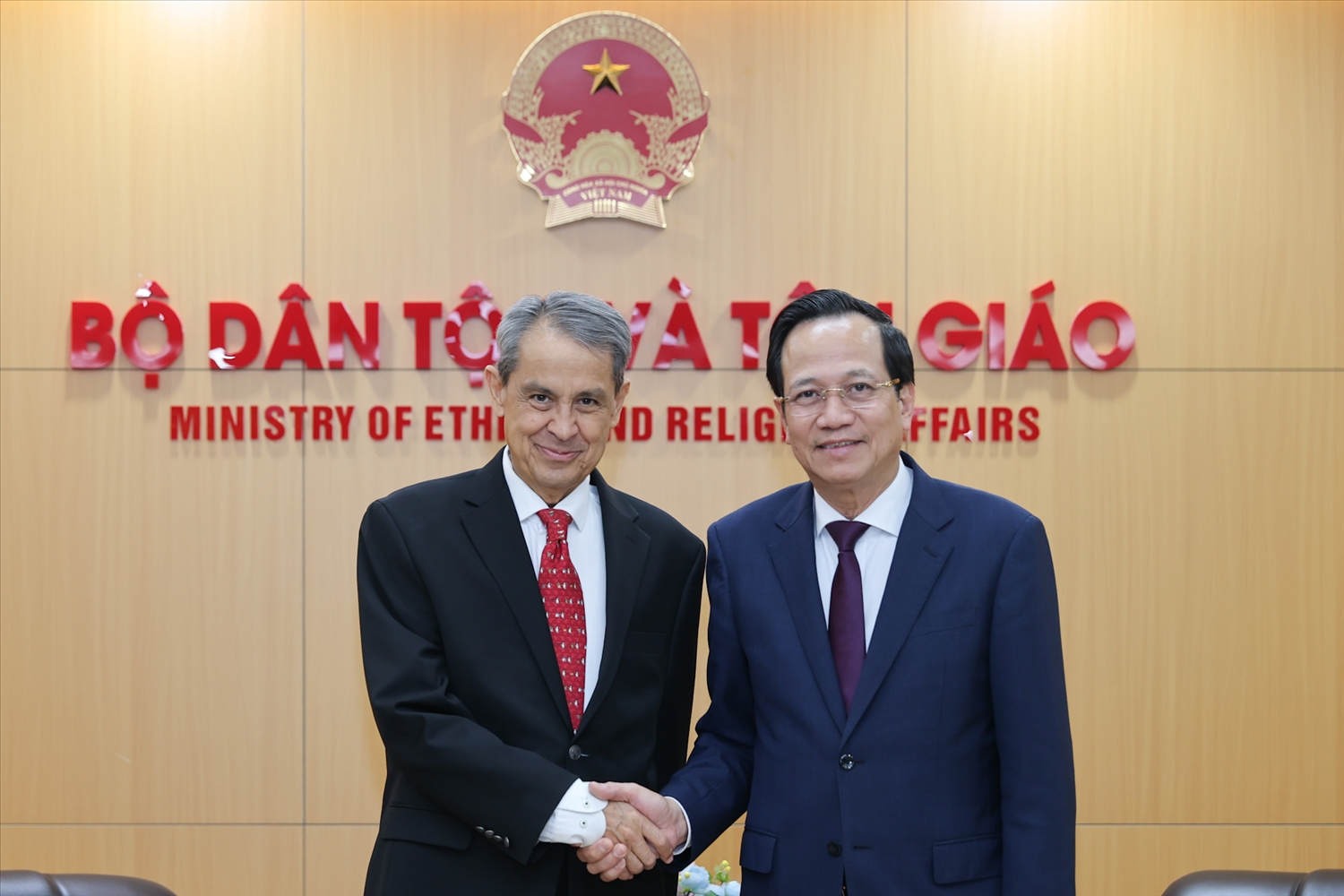 Bộ trưởng Đào Ngọc Dung tiếp xã giao Ngài Alejandro Negrín, Đại sứ Đặc mệnh toàn quyền Liên bang Mexico tại Việt Nam (Ảnh. Lê Anh Dũng)