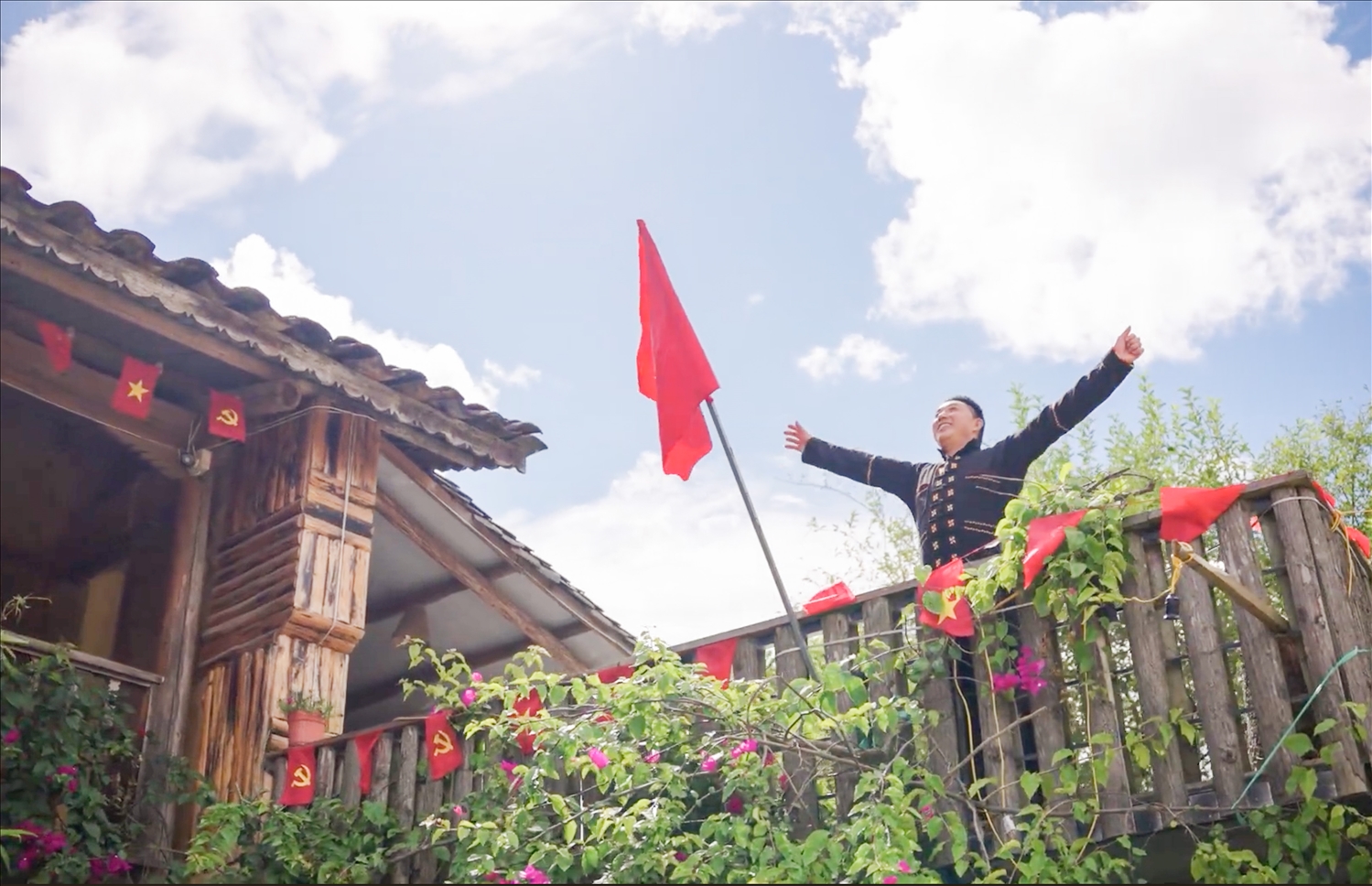 Trưởng thôn Sình Dỉ Gai - Người mở lối du lịch ở Lô Lô Chải