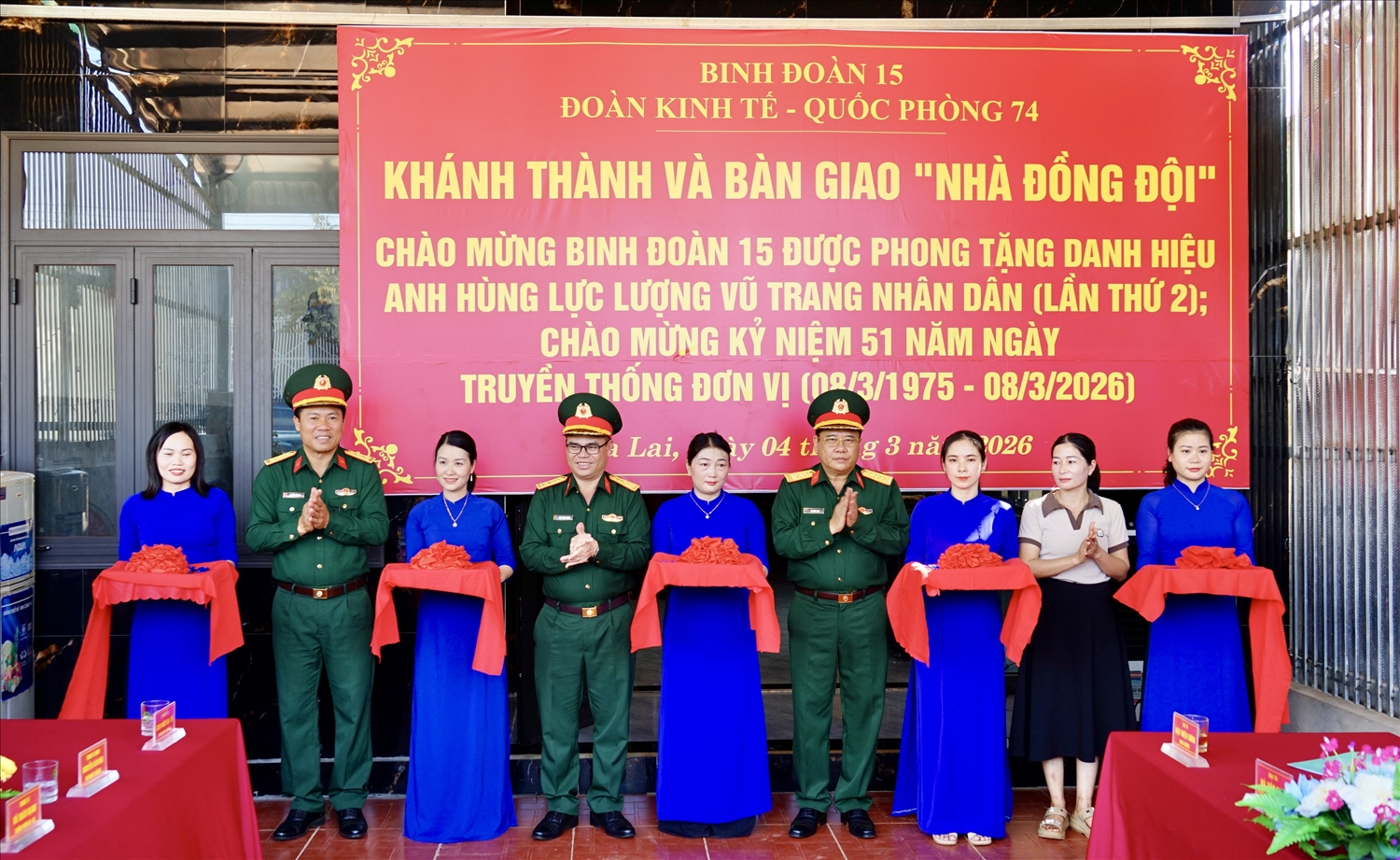Lãnh đạo Đoàn Kinh tế - Quốc phòng 74 cắt băng khánh thành nhà đồng dội tại xã Ia Krái
