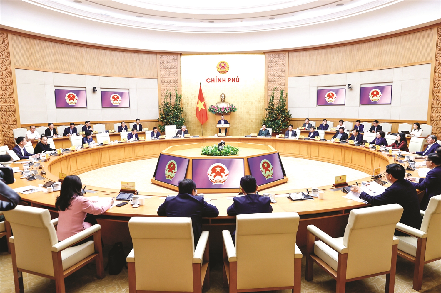 Thường trực Chính phủ họp đánh giá tình hình Tết Nguyên đán Bính Ngọ 2026 và triển khai các nhiệm vụ trọng tâm sau Tết ngày 22/2. Ảnh: VGP