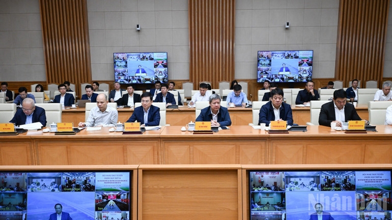 Lãnh đạo các bộ, ngành, cơ quan, đơn vị tham dự phiên họp. (Ảnh: Trần Hải)