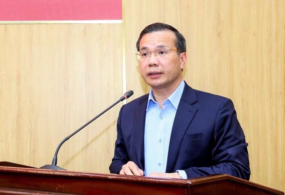 Ông Nguyễn Xuân Tuyển, Phó Giám đốc Sở Nội vụ tỉnh Ninh Bình cung cấp các thông tin về ngày bầu cử