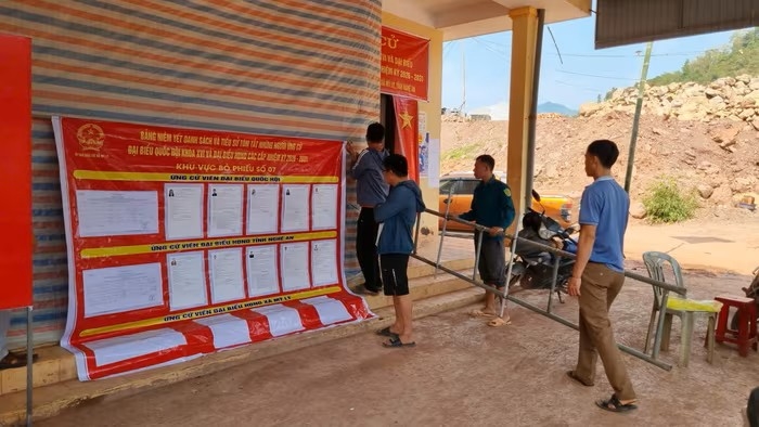 Công tác chuẩn bị bầu cử ở xã vùng biên Mỹ Lý - Ảnh: CSCC