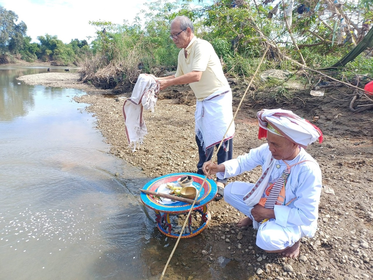  Nghi thức Tống ôn trong lễ hội cầu an của người Chăm Bàni