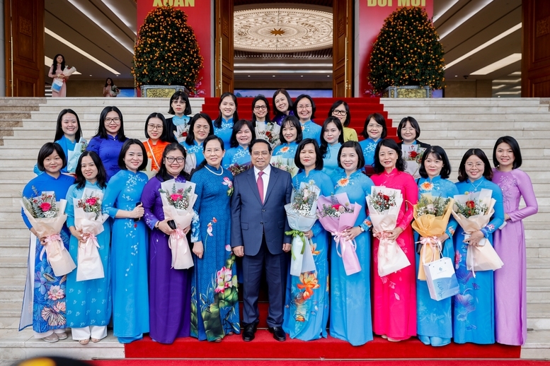 Thủ tướng và các đại biểu dự gặp mặt - Ảnh: VGP/Nhật Bắc