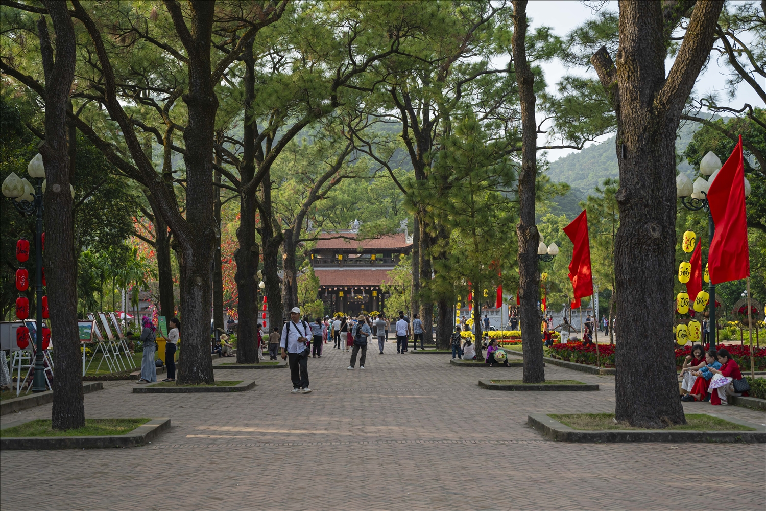 Lễ hội mùa Xuân Côn Sơn – Kiếp Bạc không chỉ là hoạt động tôn giáo mà còn thúc đẩy phát triển du lịch văn hóa, bảo tồn bền vững các giá trị lịch sử lâu đời của dân tộc