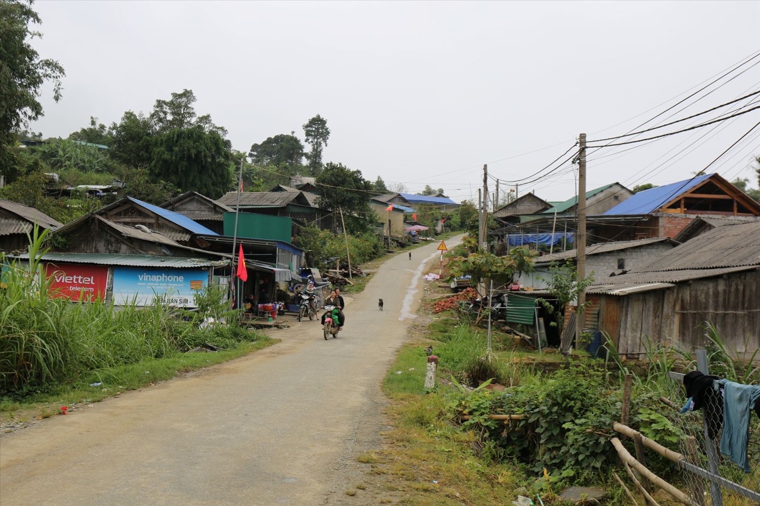 Bản làng miền Tây xứ Nghệ - Trong ảnh: Bản Phù Khả 1, xã Na Ngoi