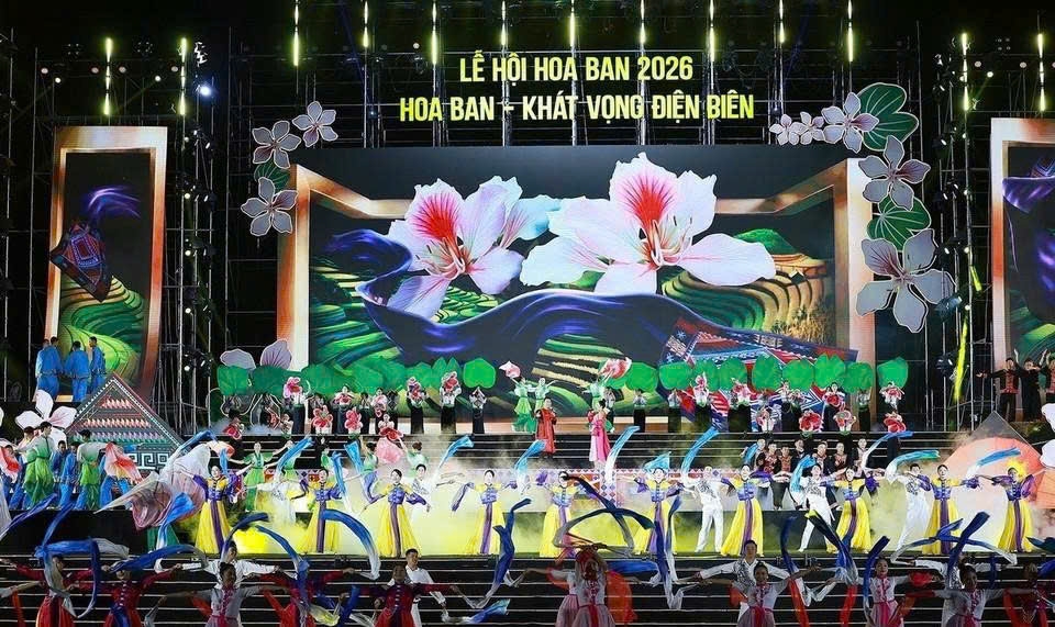 Chương trình nghệ thuật chính luận "Hoa Ban - Khát vọng Điện Biên" 