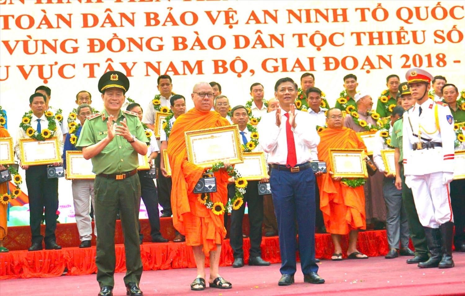 Thượng toạ Lý Đức đã có nhiều thành tích trong các phong trào thi đua tại địa phương 